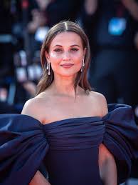 alicia-vikander-352.jpeg