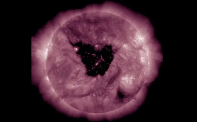 butterfly-shaped-hole-on-the-sun-16.webp