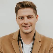 dr-alex-george-320.jpeg