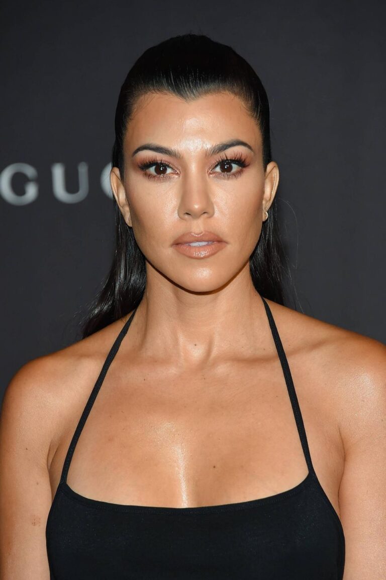 kourtney-kardashian-219.jpeg