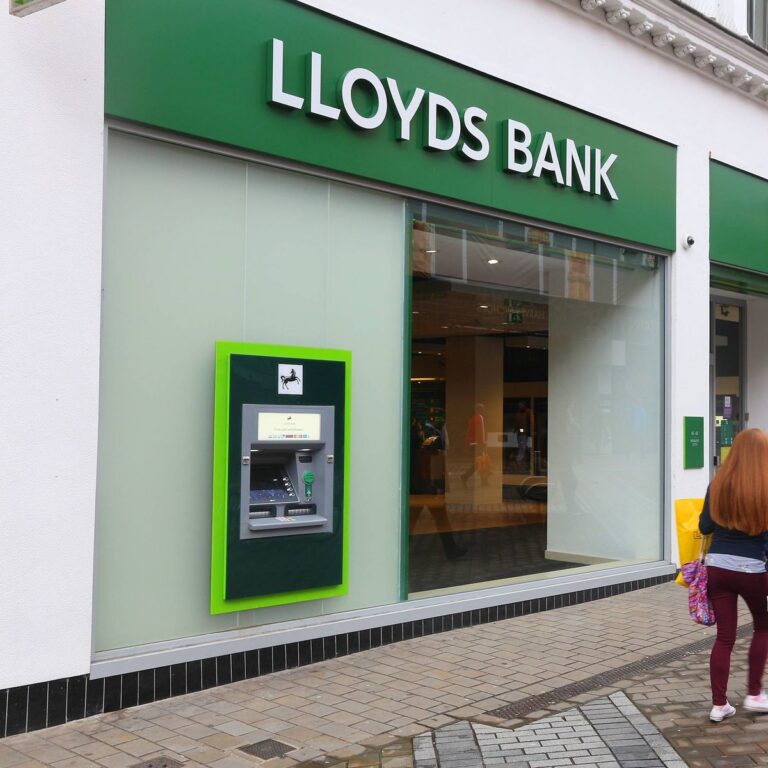 lloyds-bank-300-39.jpeg