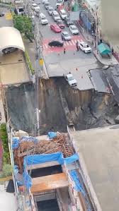 massive-sinkhole-bangkok-73.jpeg