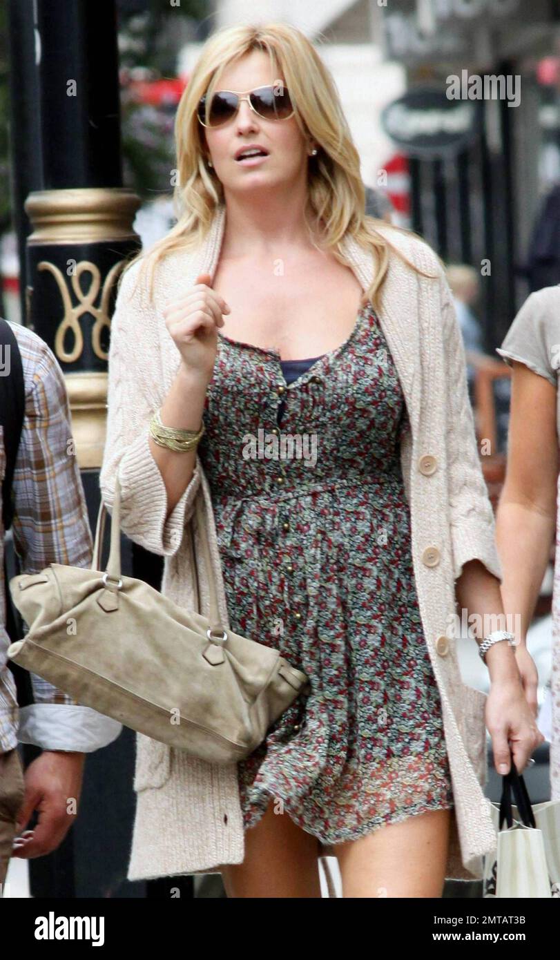 penny-lancaster-39.jpeg