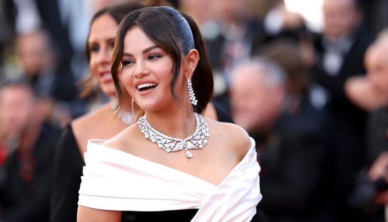 selena-gomez-385.jpg