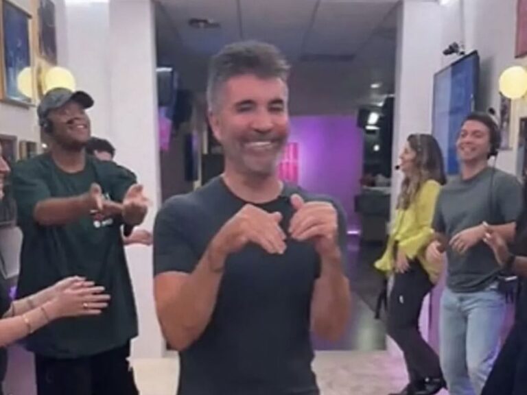 simon-cowell-clapping-130.jpeg