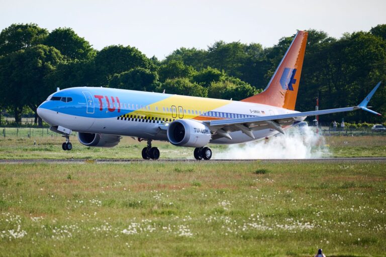 tui-240.jpeg