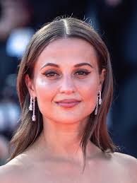 alicia-vikander-91.jpeg