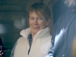 celia-imrie-fart-40.jpeg