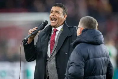 chris-kamara-202.webp