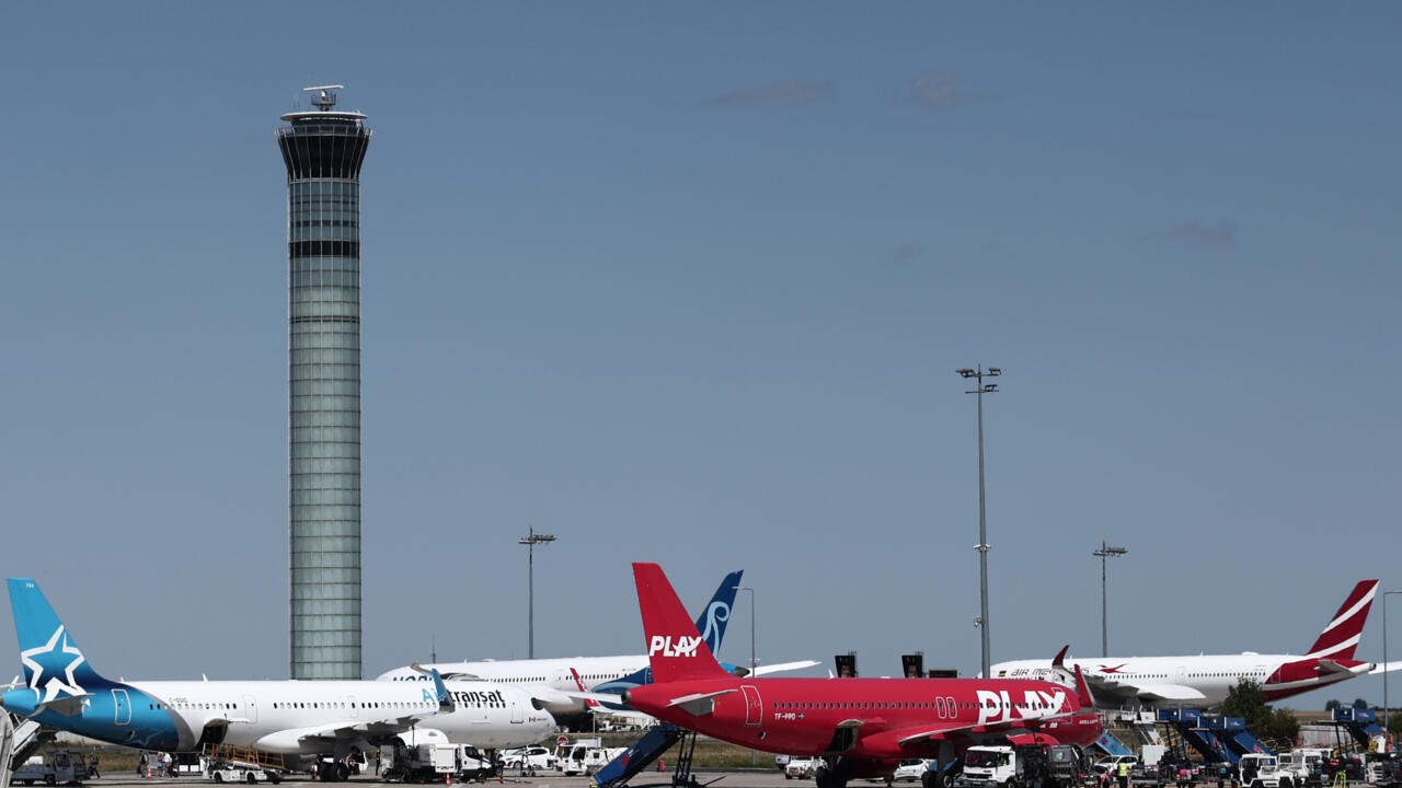 french-air-traffic-controllers-strike-322.jpeg