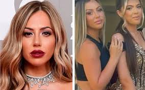 holly-hagan-sister-3.jpeg