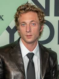 jeremy-allen-white-66.jpeg