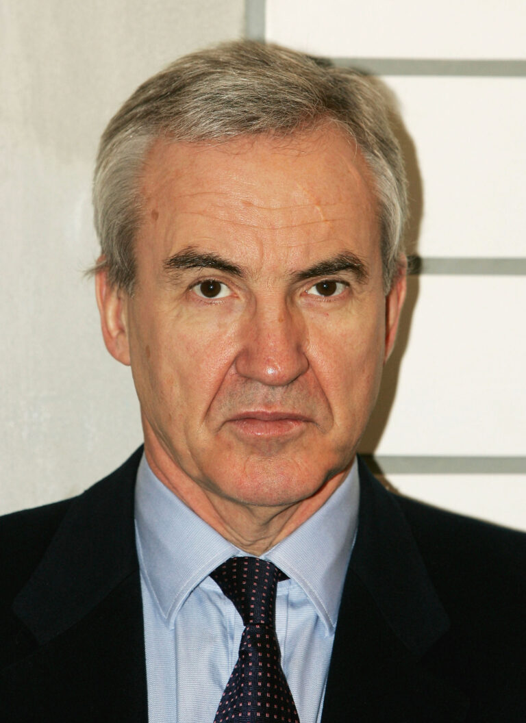 larry-lamb-141.jpeg