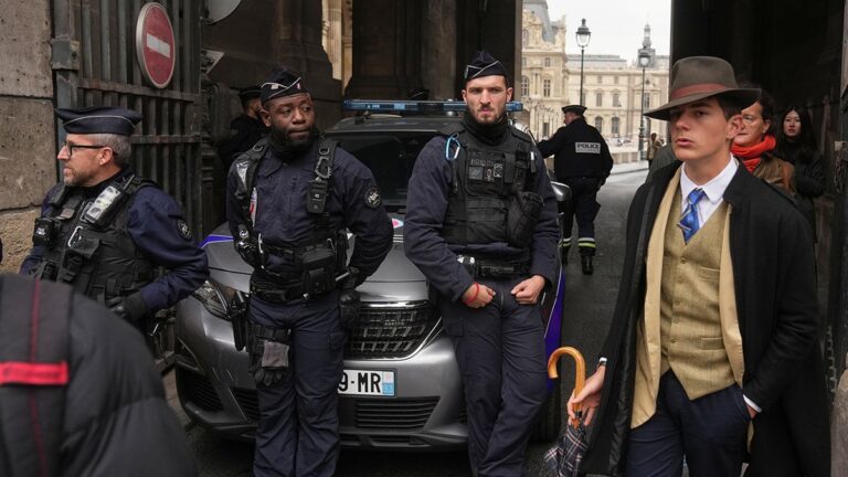 louvre-detective-241.jpeg