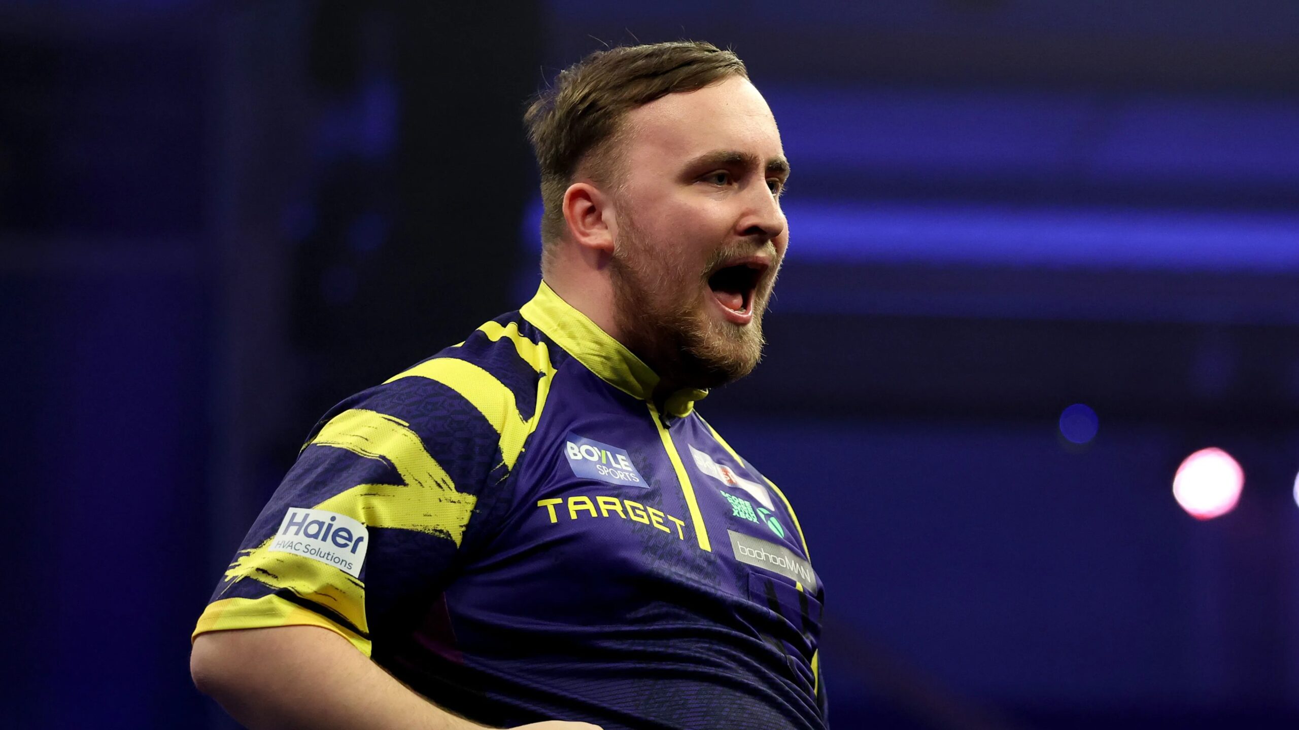 luke-littler-grand-prix-darts-102.jpeg