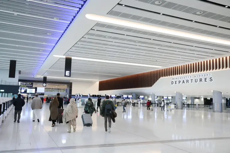 manchester-airport-departures-109.webp