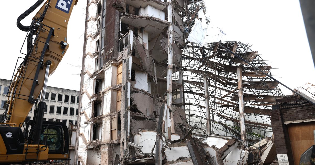 manchester-building-collapsed-52.jpeg