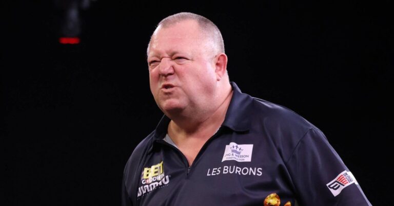 mervyn-king-pdc-world-darts-championship-139.jpeg