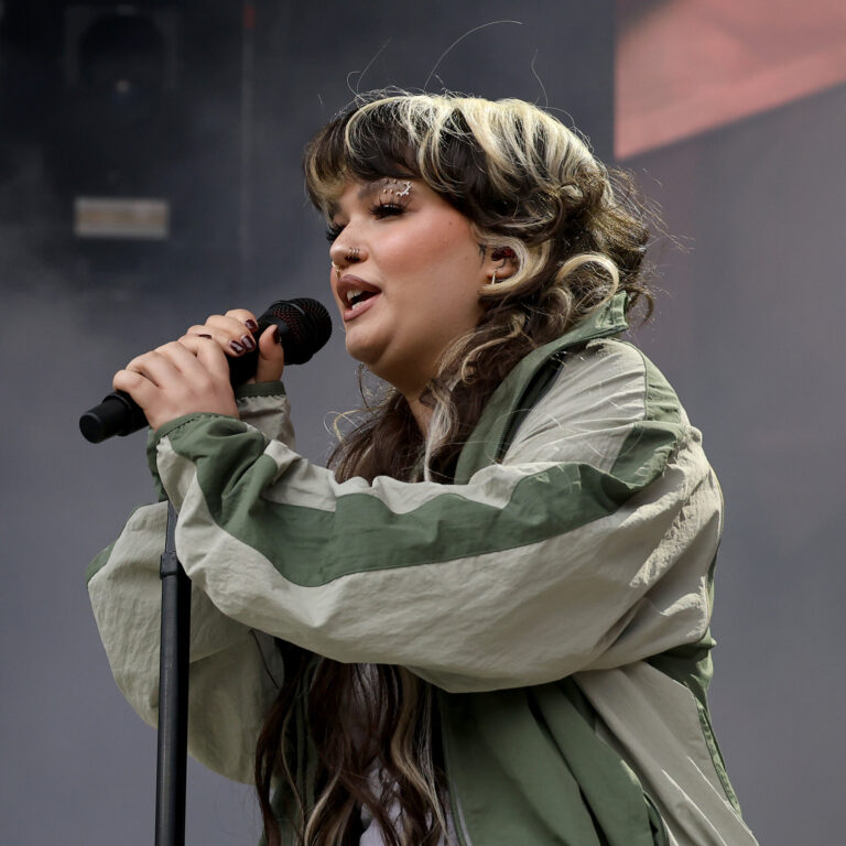 singer-lola-young-102.jpeg