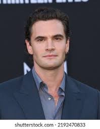 tom-bateman-104.jpeg
