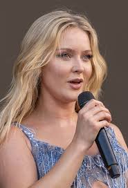 zara-larsson-161.jpeg