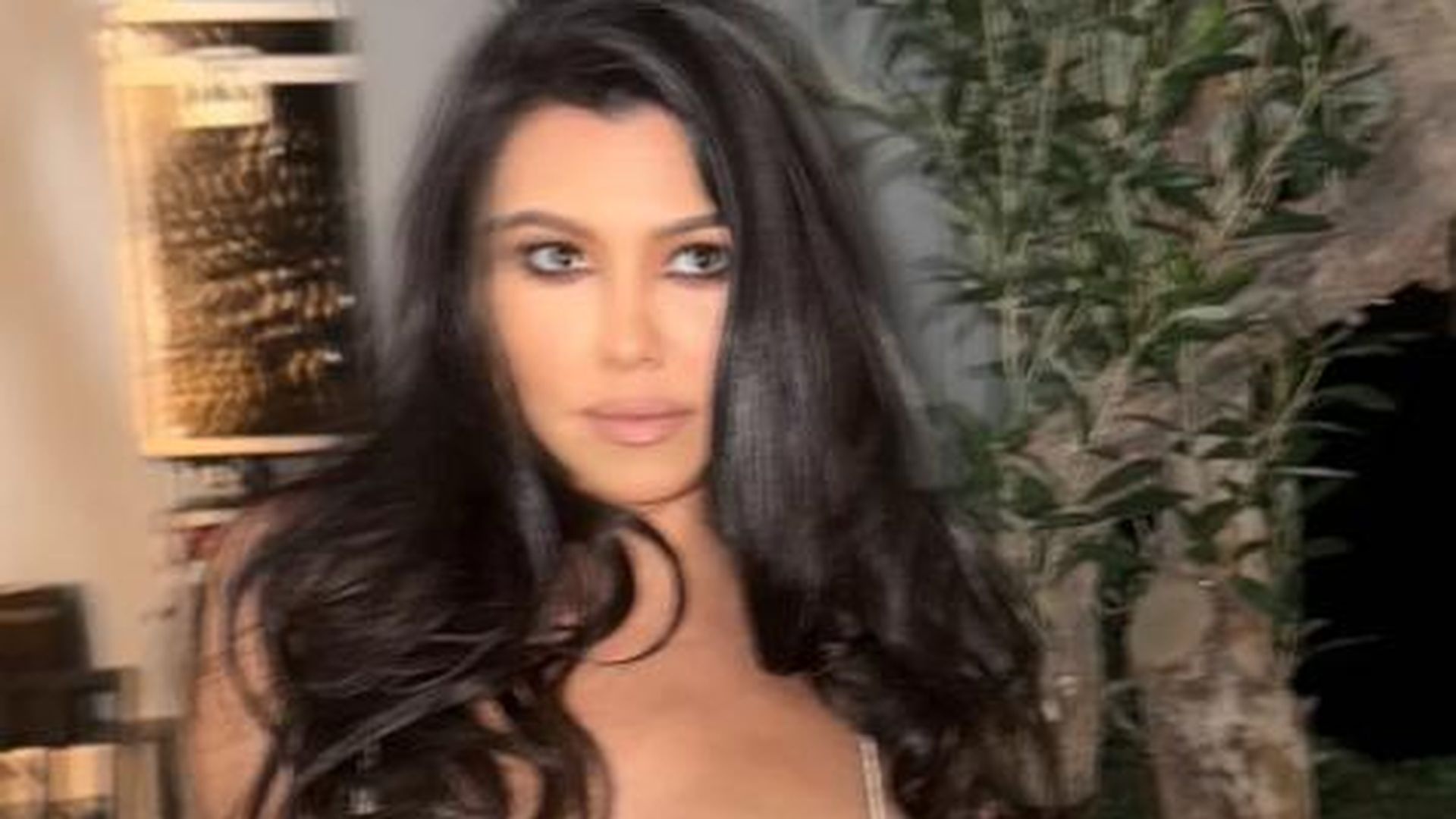kourtney-kardashian-76.jpeg
