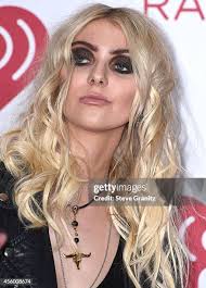 taylor-momsen-176.jpeg
