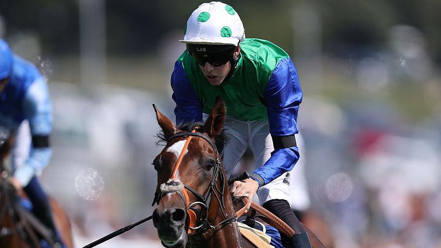 tommy-jakes-jockey-129.jpeg