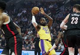 trail-blazers-vs-lakers-40.jpeg