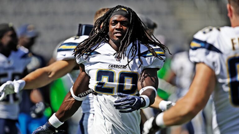 chargers-vs-eagles-97.jpeg