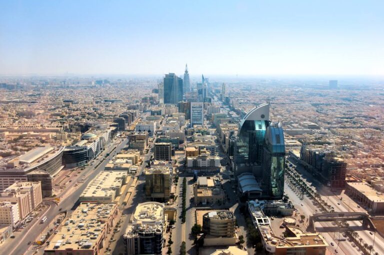 dubai-riyadh-flights-1126.jpeg
