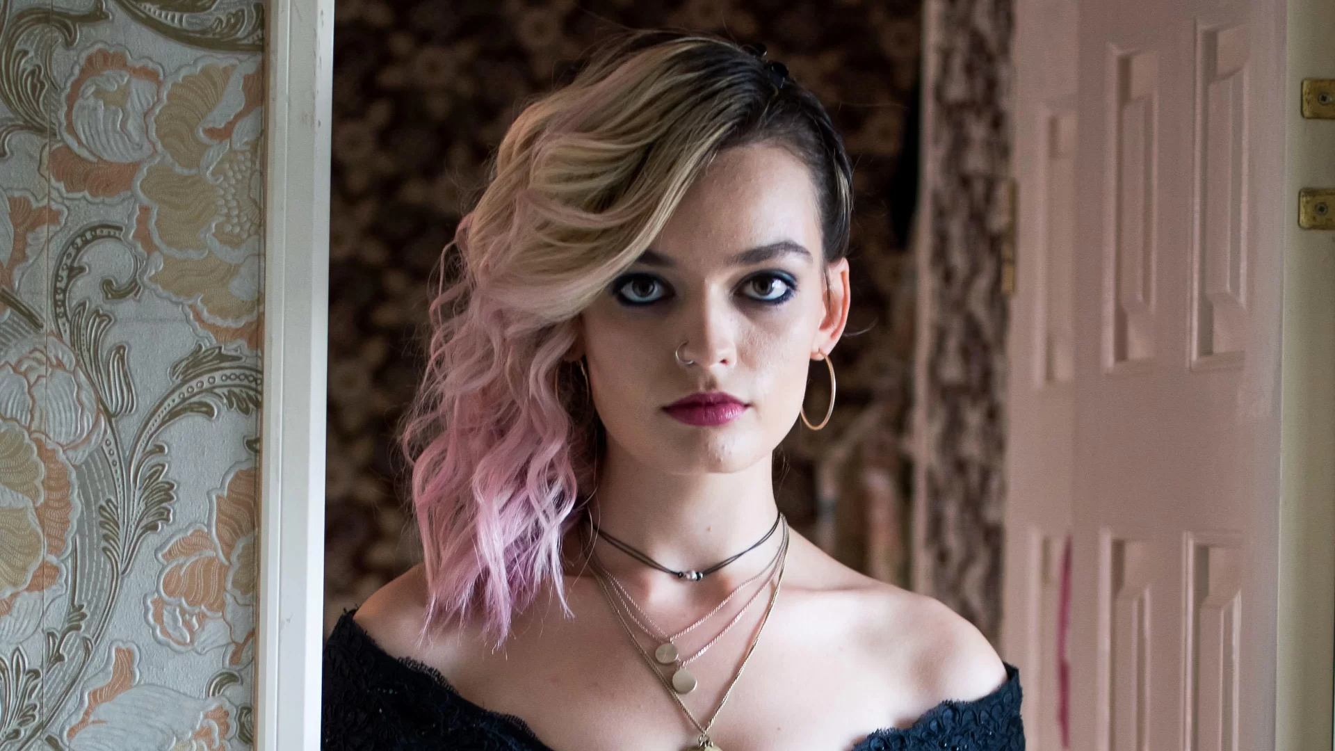 emma-mackey-195.webp