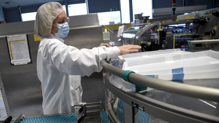 gsk-share-price-230.jpeg
