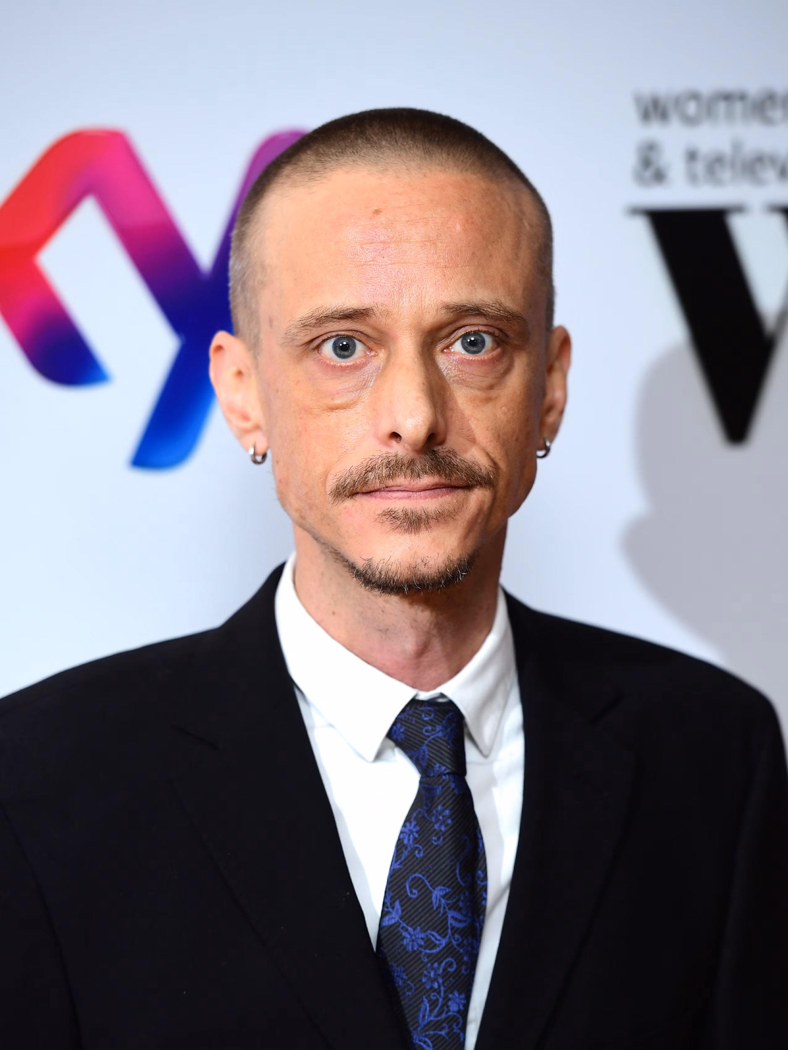 mackenzie-crook-new-series-425.jpg