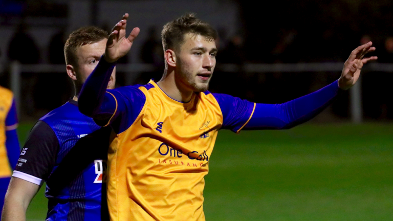 mansfield-town-vs-peterborough-249.webp