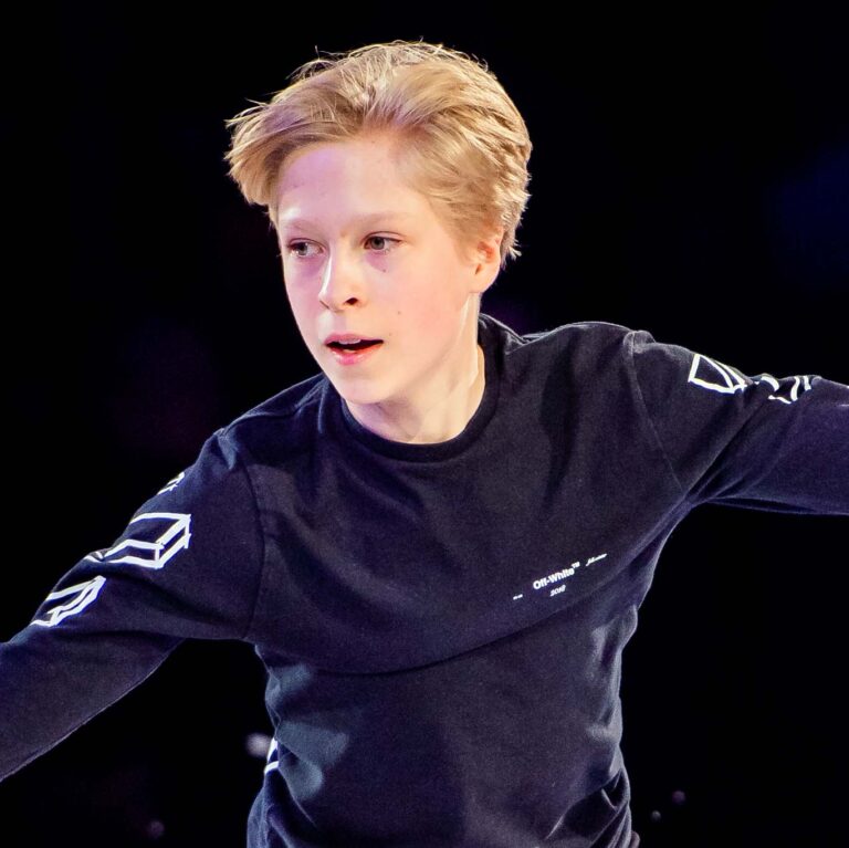 stephen-gogolev-194.jpg