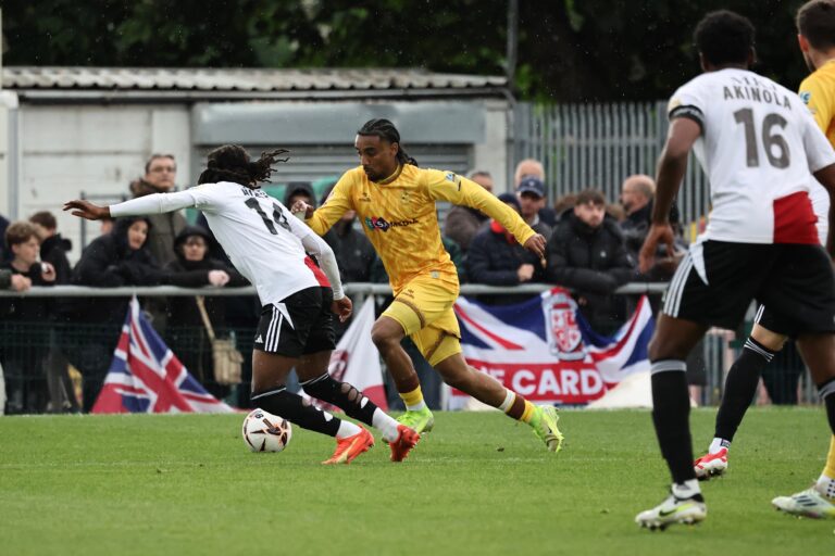 sutton-united-vs-woking-688.jpeg