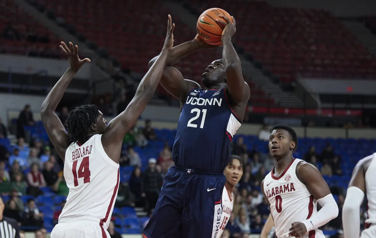 college basketball scores — US news