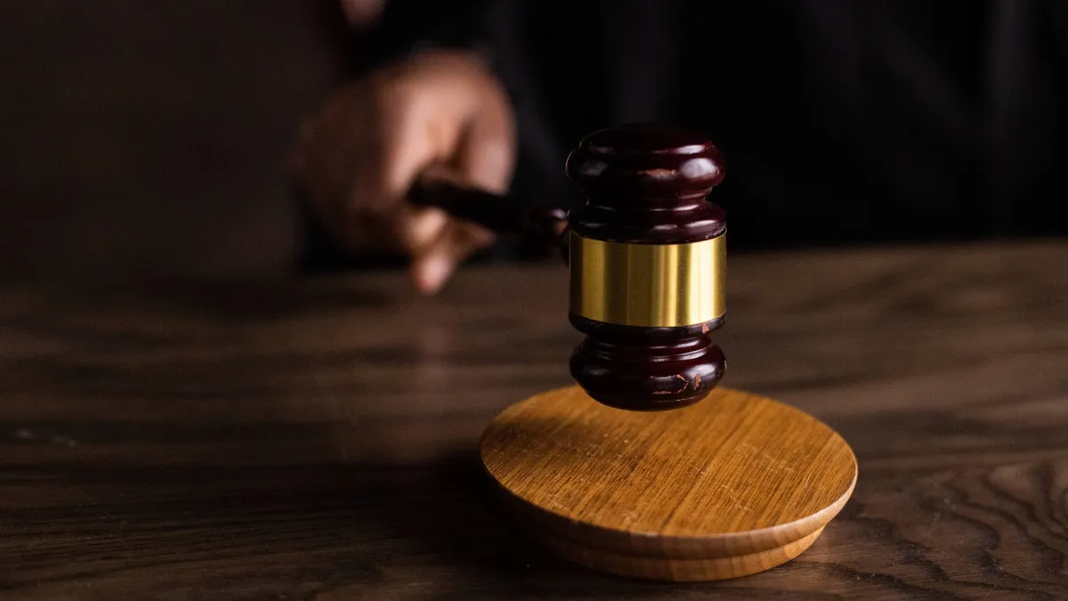 criminal defense lawyer — US news