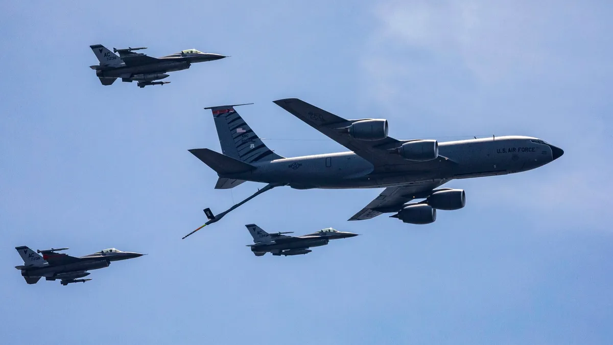 kc-135 — US news