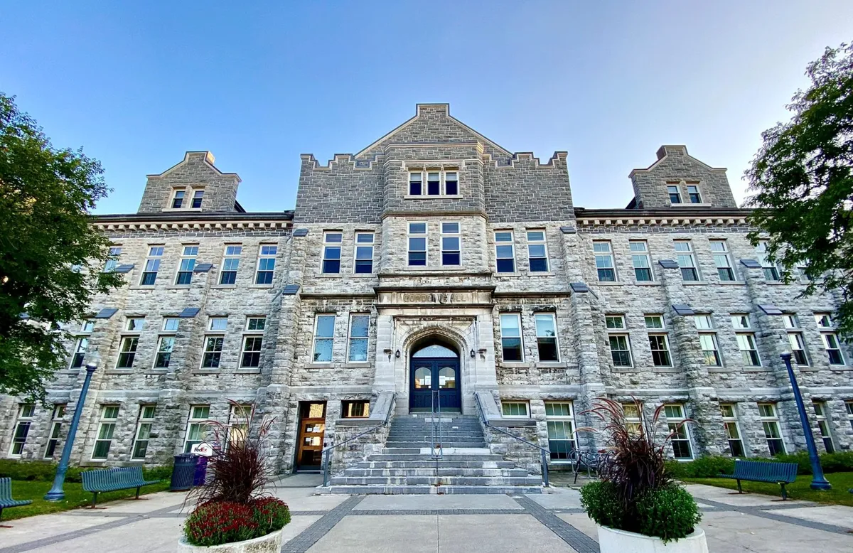 queens university — US news